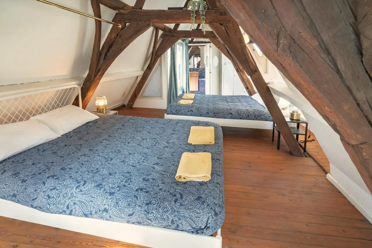 The Hendrik House In Old Town Antwerp location